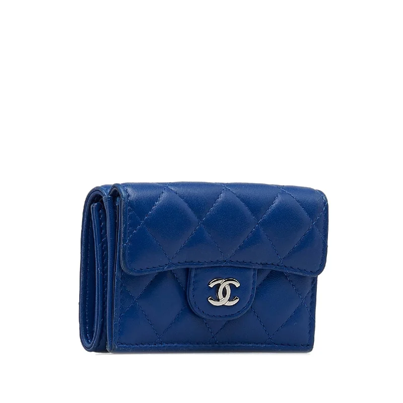 Chanel Lightweight Handbag for Daily ErrandsChanel CC Lambskin Trifold Flap Wallet (pwFkiW)