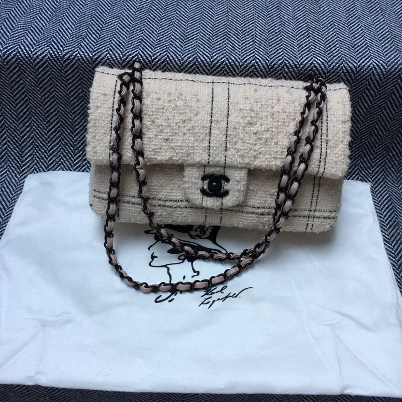 Chanel Handbag with Adjustable Strap for ComfortWF - Chanel Bags - 1369