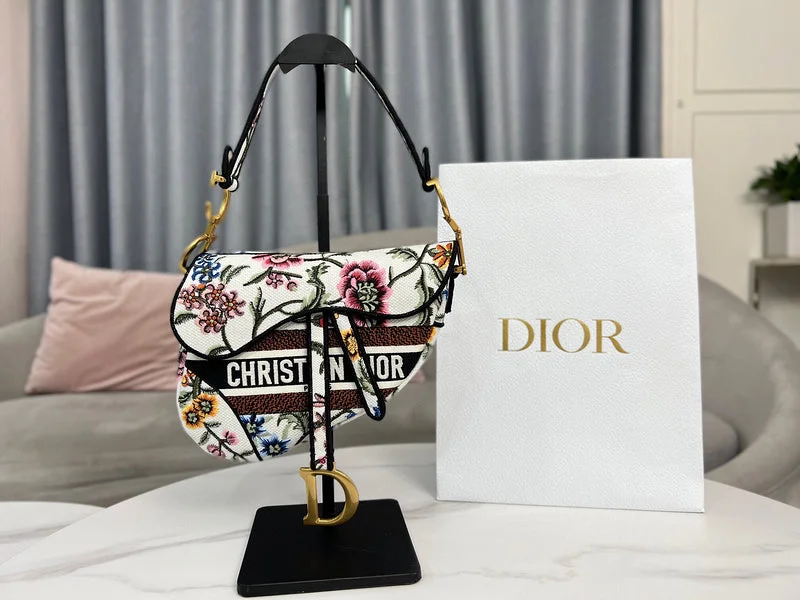 Christian Dior handbags with a removable shoulder strap for versatilityDior Bag