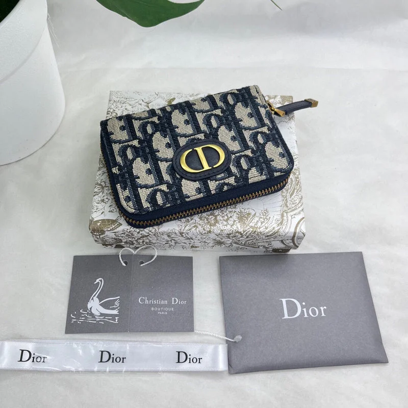 Christian Dior handbags with a removable shoulder strap for versatilityDior Bag