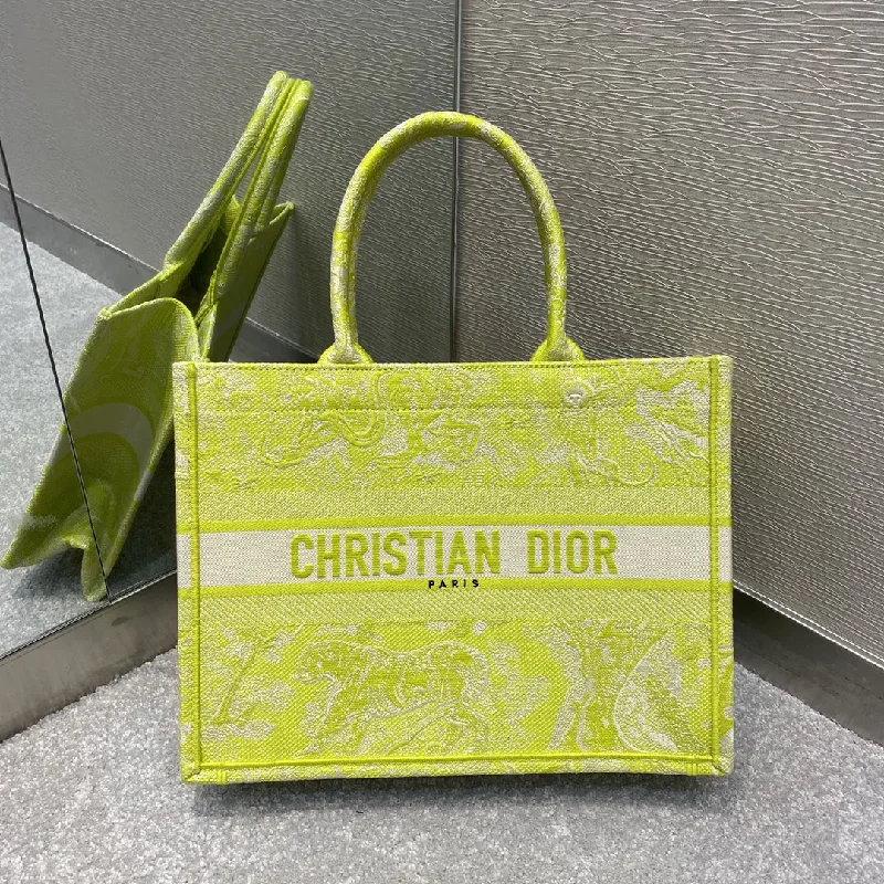 High - fashion Christian Dior bags with a geometric patternChristian Dior MeChristian Diorum Book Tote