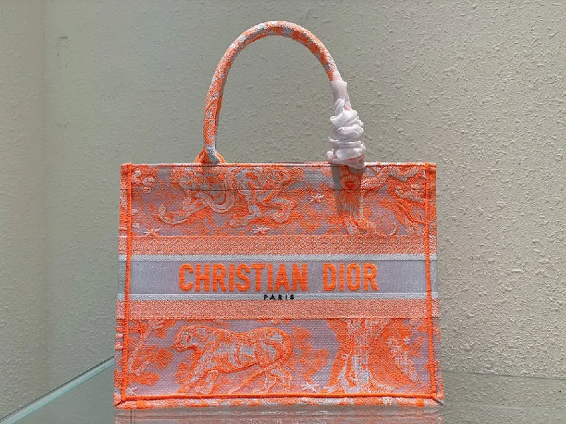 Fashion - forward Christian Dior tote bags for the modern womanChristian Dior MeChristian Diorum Book Tote