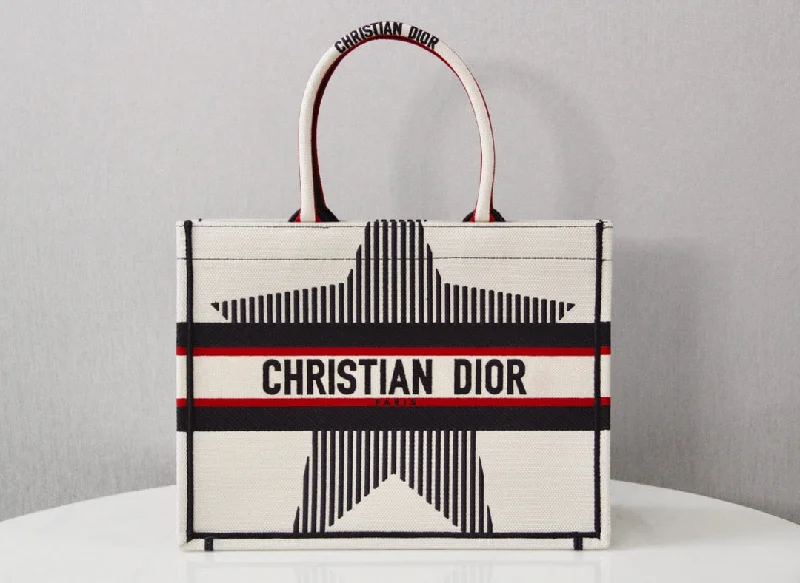 Christian Dior bags with a side - pocket for holding a water bottleChristian Dior MeChristian Diorum Book Tote White, For Women,  Handbags 14in/36cm