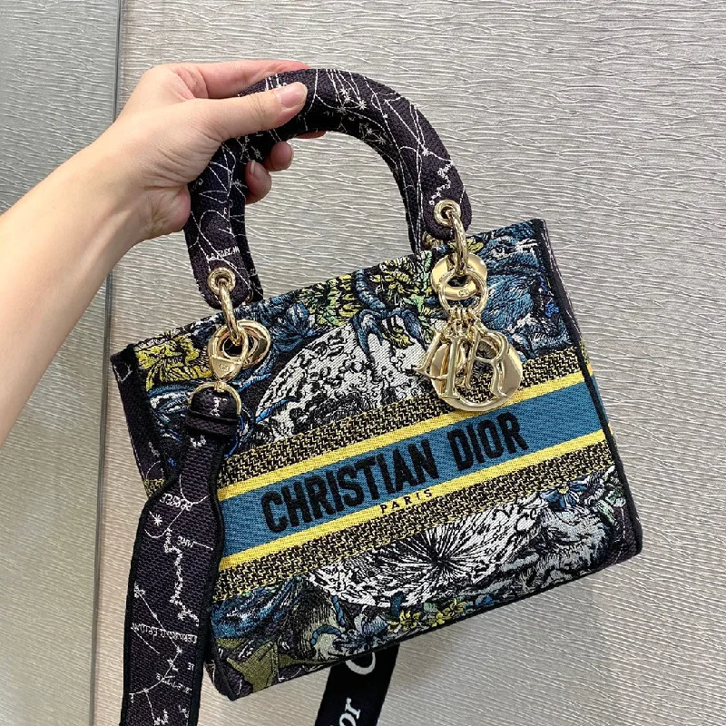 Christian Dior bags with a side - pocket for holding a water bottleChristian Dior MeChristian Diorum Lady D-Lite Bag Constellation Embroidery, Blue