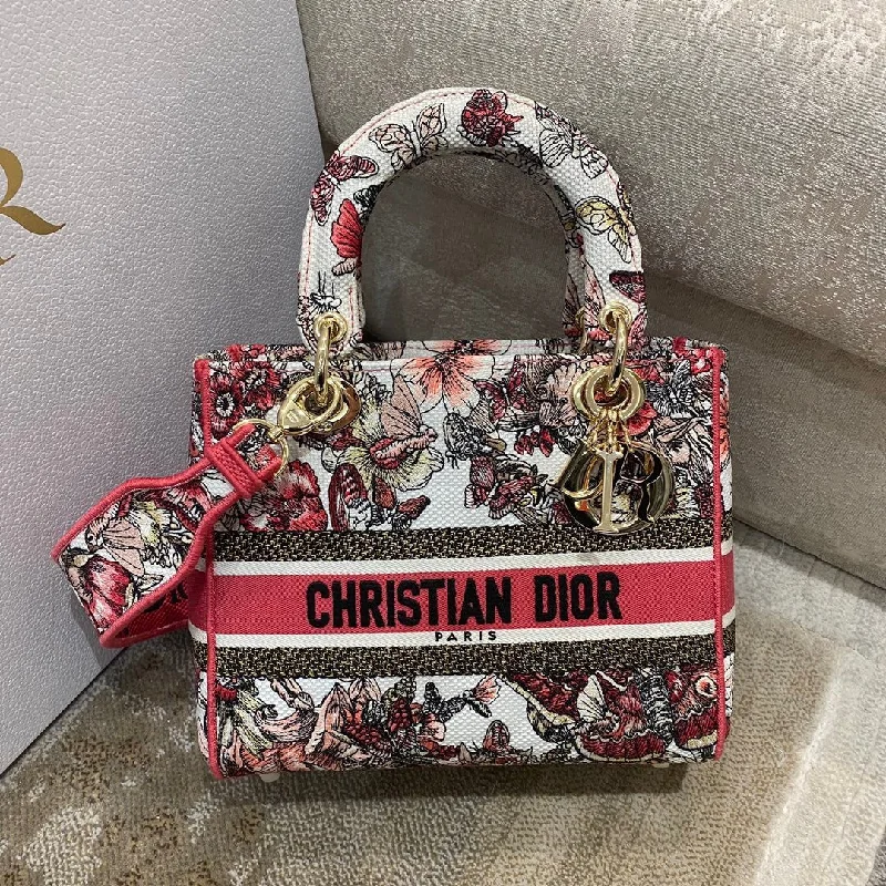 Christian Dior tote bags with a printed Dior logo on the frontChristian Dior MeChristian Diorum Lady D-Lite Bag