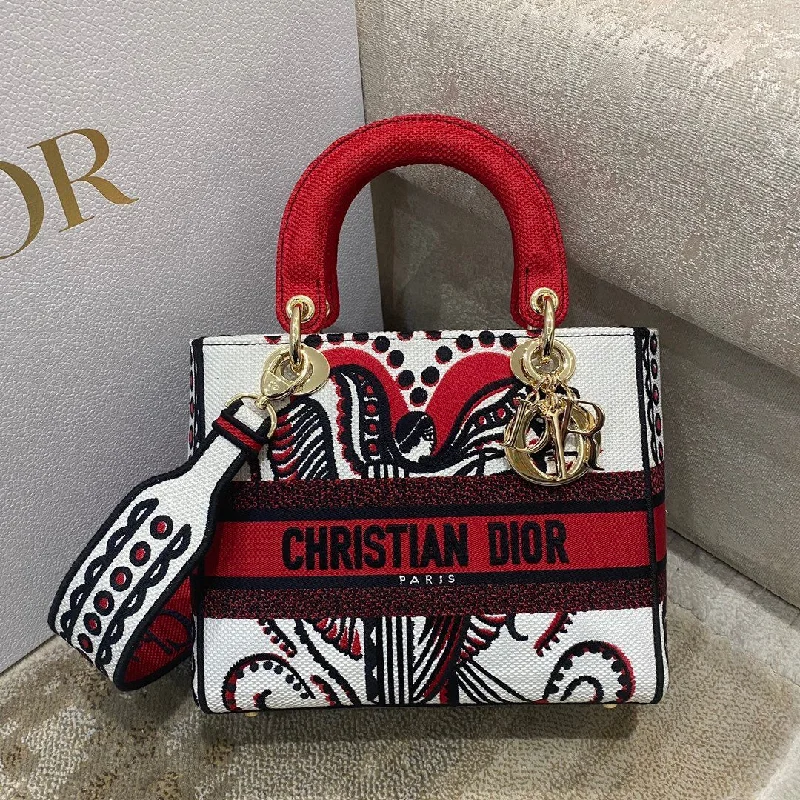 Christian Dior handbags with a detachable mirror for on - the - go touch - upsChristian Dior MeChristian Diorum Lady D-Lite Bag