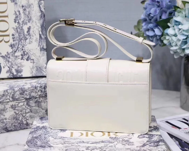 Christian Dior handbags with a removable shoulder strap for versatilityDior 30 Montaigne Shoulder Bag In White Calfskin