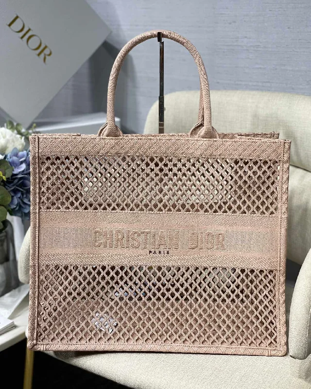 Christian Dior bags with a side - pocket for holding a water bottleChristian Dior Large Book Tote Pink