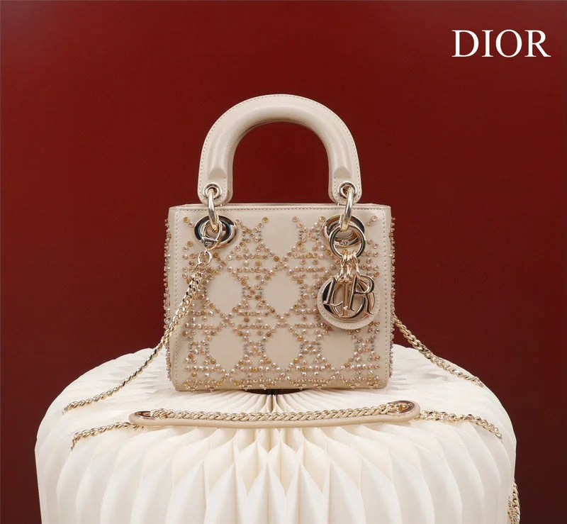 Christian Dior Saddle bags with a distressed leather finishmakbags - Dior Bags - 101