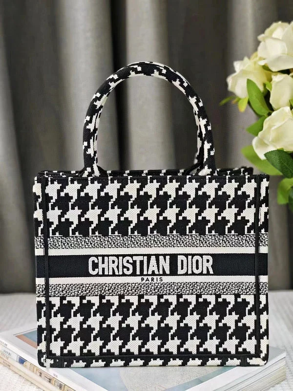 Fashion - forward Christian Dior tote bags for the modern womanmakbags - Dior Bags - 1055